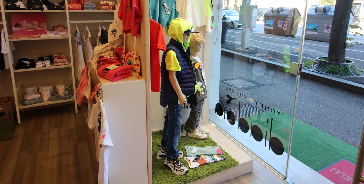 Mondo Attività: Negozio di abbigliamento per bambini a Brescia(11)