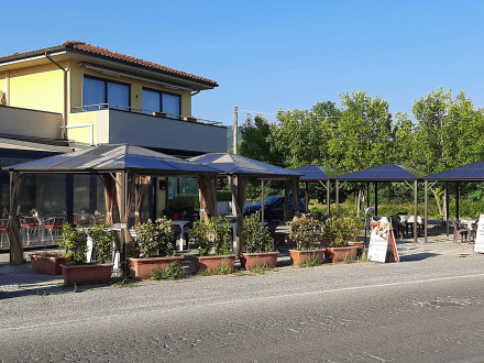 Vendesi Pizzeria con Caffetteria in provincia di Lucca