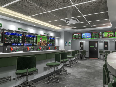 Vendesi Tabaccheria con sala Scommesse a Ostiglia