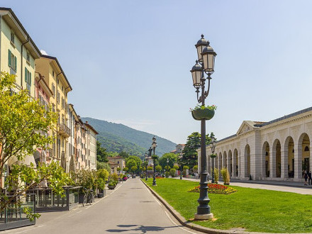 Vendesi iconico Bar a Brescia - Piazza Arnaldo