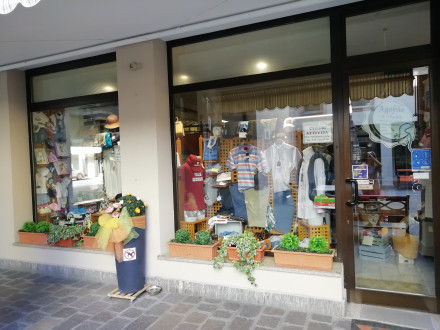 Vendesi Merceria - Intimo e Abbigliamento a Bagnolo in Piano